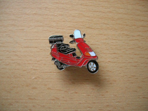 Pin anstecker piaggio - anstecker,